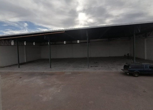 En Renta Bodega Industrial, Con Anden Y Oficinas, En La Deportistas