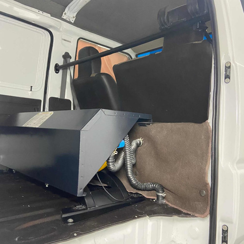 Imagen 12 de 13 de Mitsubishi Panel L300