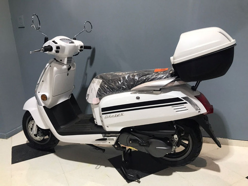 Imagen 6 de 16 de Scooter Kymco Like 125 Blanca 0km 2023