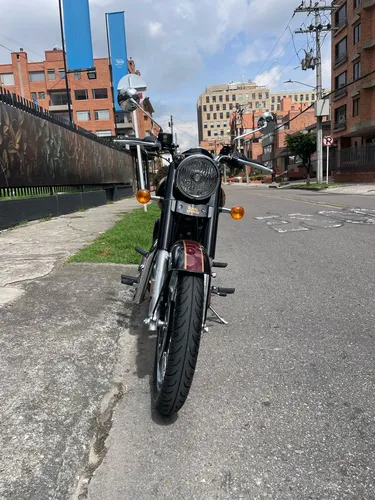 Royal Enflied Classic 350, Negro Perlada, Modelo 2024, 270 K