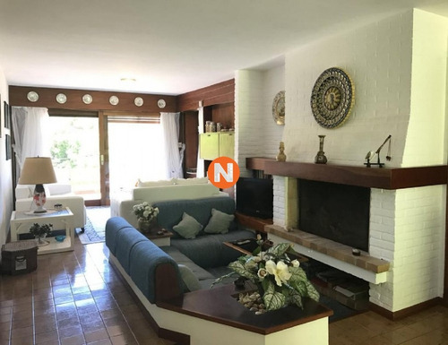 Casa En Venta Y Alquiler, San Rafael, Punta Del Este, 4 Dormitorios.- Ref: 209876
