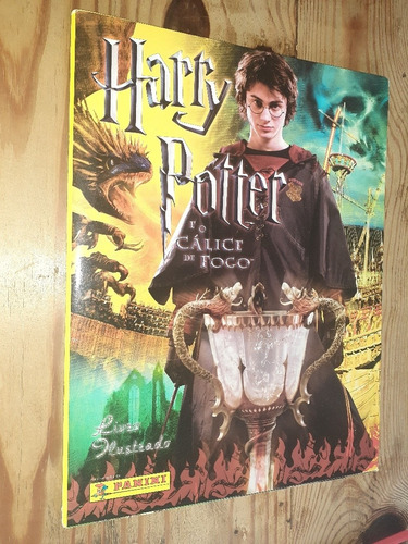 Álbum De Figurinhas - Harry Potter E O Cálice De Fogo. (Usado)