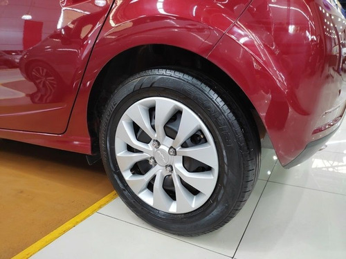 Imagem 5 de 15 de Chevrolet Onix 1.4 Mpfi Lt 8v