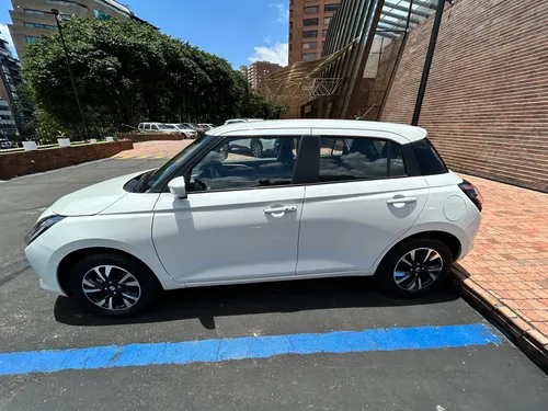 Suzuki Swift 1.2 Híbrido GLX Aut