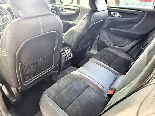 Volvo C40 P8 RECHARGE