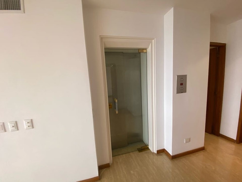 Imagen 9 de 11 de Se Vende Apto 255m2 3h+s/3.5b+s/3p Lomas De San Román