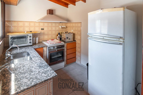 Venta Casa 4 Ambientes Jardin Parrilla Pileta Garaje