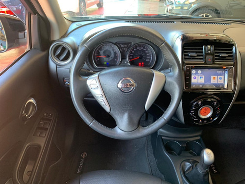 Nissan Versa 1.6 Sl 2017