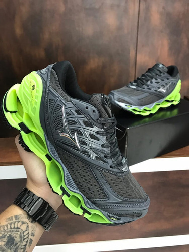 Mizuno Wave Prophecy 8