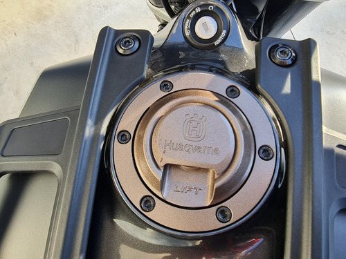 Imagen 12 de 13 de Husqvarna Svartpilen 401 Transferida
