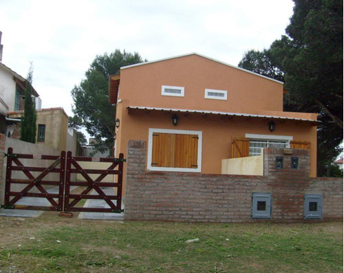 Duplex En Venta - 2 Dormitorios 1 Baño - Patio - 500 Mts 2- Mar De Ajo