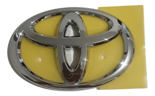 Insignia Logo Emblema Toyota Corolla/yaris Tapa Baul 2014/19