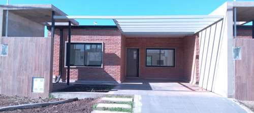 Casa De 3 Dorm En Venta!  - Zona Acceso Norte!