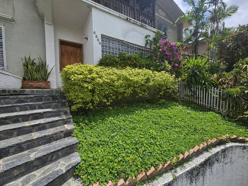 Venta De Fabulosa Propiedad Tipo Townhouse (apartamento) Altamira