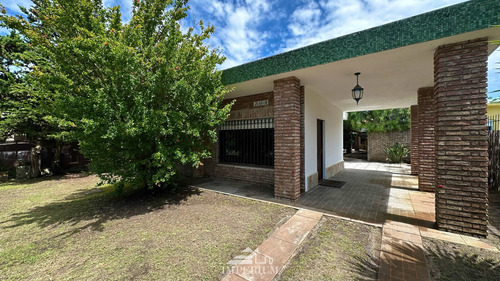 Hermosa Propiedad En Calle 19 Y Av Central Las Toscas C/ Piscina