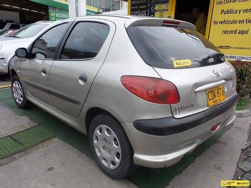 Imagen 5 de 15 de Peugeot 206 X-line