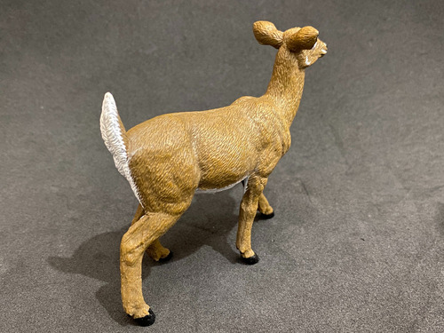 Figura Papo - Veado Cauda Branca - 9cm De Comprimento