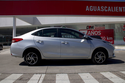 Imagen 7 de 11 de Toyota Yaris 2021 1.5 S Sedan Mt