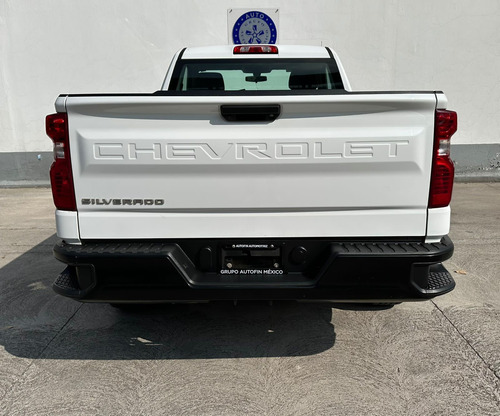 Chevrolet Silverado 4.3 V6 1500 WT Cabina Regular 4x2 At