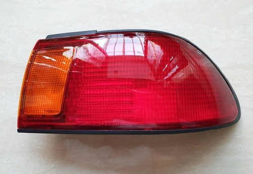 Farol Trasero Derecho Nissan B14 Nafta (japón)