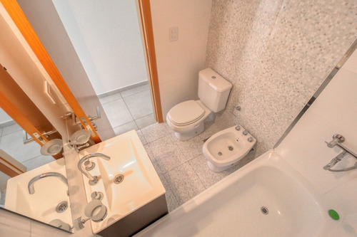 Departamento 2 Dormitorios, Cochera Venta La Plata