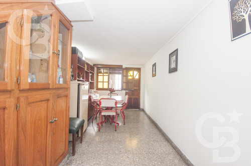 Ph 5 Ambientes Con Cochera Y Entrada Independiente En Monserrat