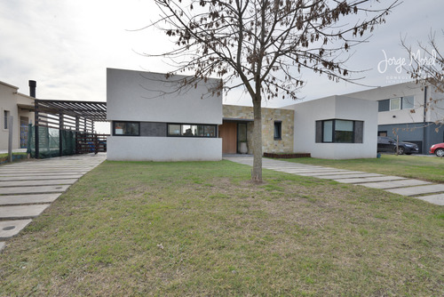 Casa Interno #0-100 - San Sebastian - Area 1 - 829m2 #id 63