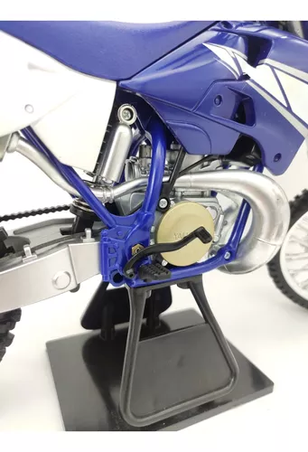 Moto de Ferro Trilha Miniatura Yamaha YZ 250 1:6 na Caixa New-Ray