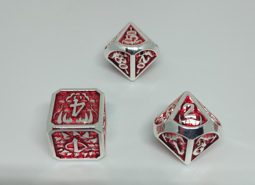 Set Dados De Metal X 7 Rol - #5 Rojo Con Bordes Y Numeros Plateados Y Armas