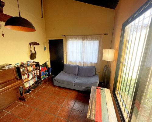Venta Casa 2 Ambientes Jardín Parrilla Turdera