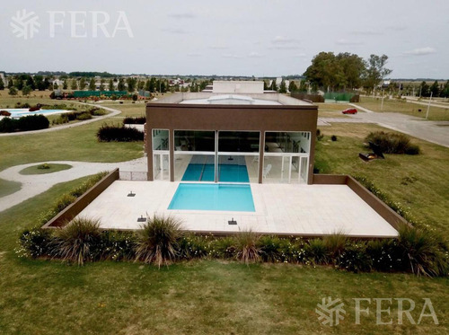 Venta De Terreno De 2500 M2 En Campos De Roca Ii