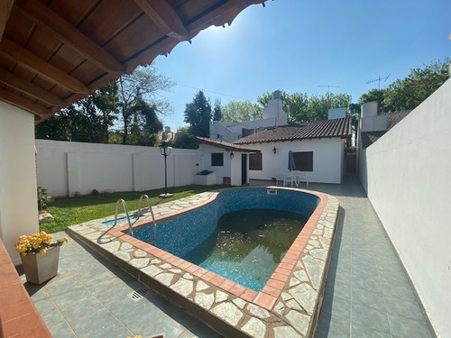 Imagen 2 de 4 de Venta- Impecable Casa!