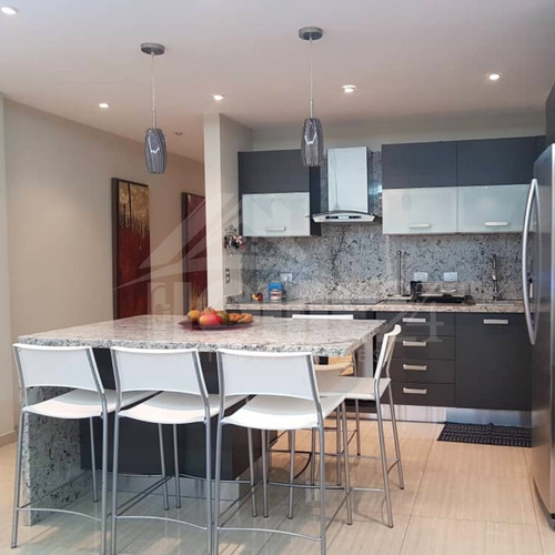 Imagen 2 de 11 de Moderno Apartamento Con Acabados De Lujo, Terraza Y Muelle Privado Hermosa Vista Al Canal