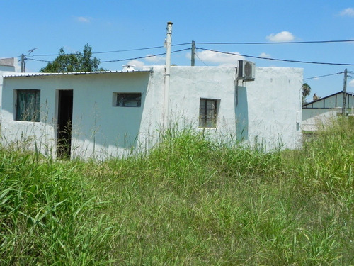 Casa Reciclada, Galpón, Y Gran Terreno De 2000 Metros