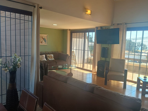 Exclusiva Casa Remodelada 2018, 4 Dormitorios Amplios, 3 Bañ