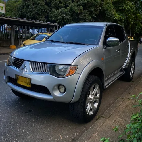 Mitsubishi L200 Sportero 2.5 Superlujo