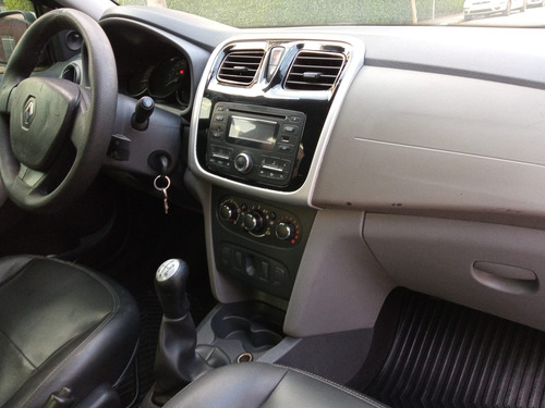 Renault Logan 1.0 16v Expression Hi-flex 4p