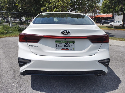 Imagen 6 de 13 de Kia Forte Lx
