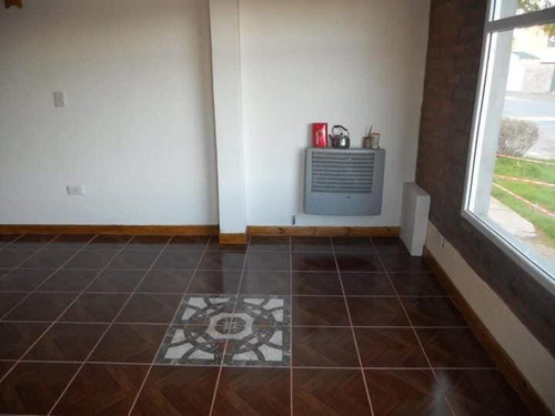 Casa En Venta - 2 Dormitorios 1 Baño - 170mts2 - Rawson