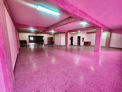 Edificio En Alquiler Los Dos Caminos