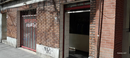 Local Sobre Avenida.