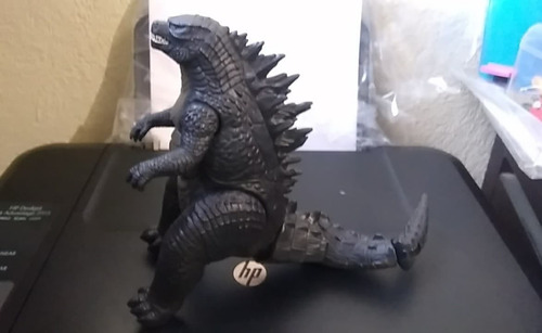 2013 Bandai Toho Godzilla Mov Tail Strike Figure 17 Cms (Usado)