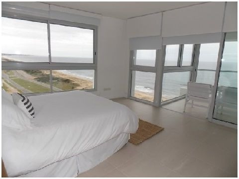 Venta De Apartamento, 3 Dormitorios, Playa Brava