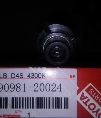 Bombillo D4s 4300k Originales Para Toyota Previa