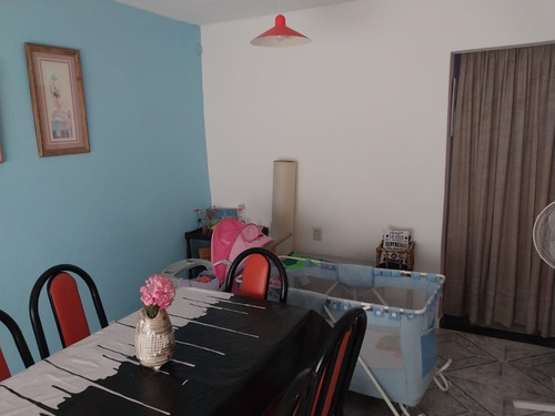Casa Multifamiliar En Venta, Jacarandá 1280, Villa Udaondo, Ituzaingó