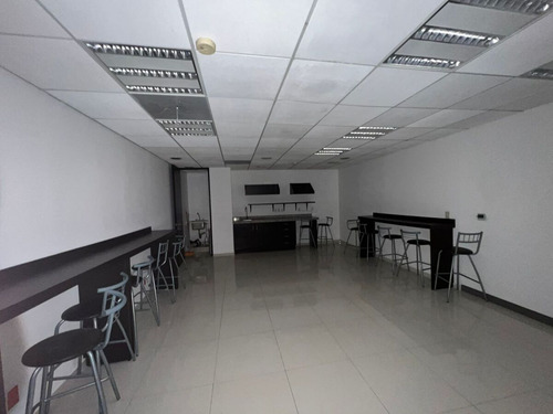 Renta De Oficina Acondicionada Y Amueblada De 633.35 M² En Polanco