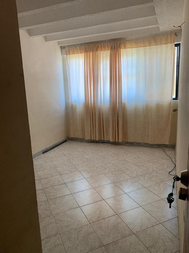 Imagen 4 de 19 de Apartamento En Venta De Oportunidad Juan Griego Edificio La Galera