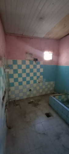 Imagen 10 de 11 de Casa A Refaccionar Sobre Lote En Esquina - Los Hornos