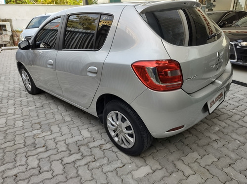 Imagem 4 de 12 de Renault Sandero 2017 1.6 Expression Hi-power 5p