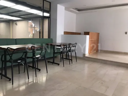 Lujoso Y Amplio Edificio Comercial De 1.285 M2 Construidos